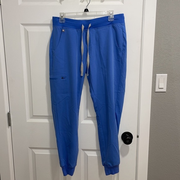 figs scrub bottoms - Picture 4 of 5